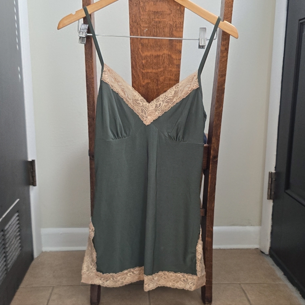 Vintage Wet Seal green spaghetti strap lace lined v neck top with split sides